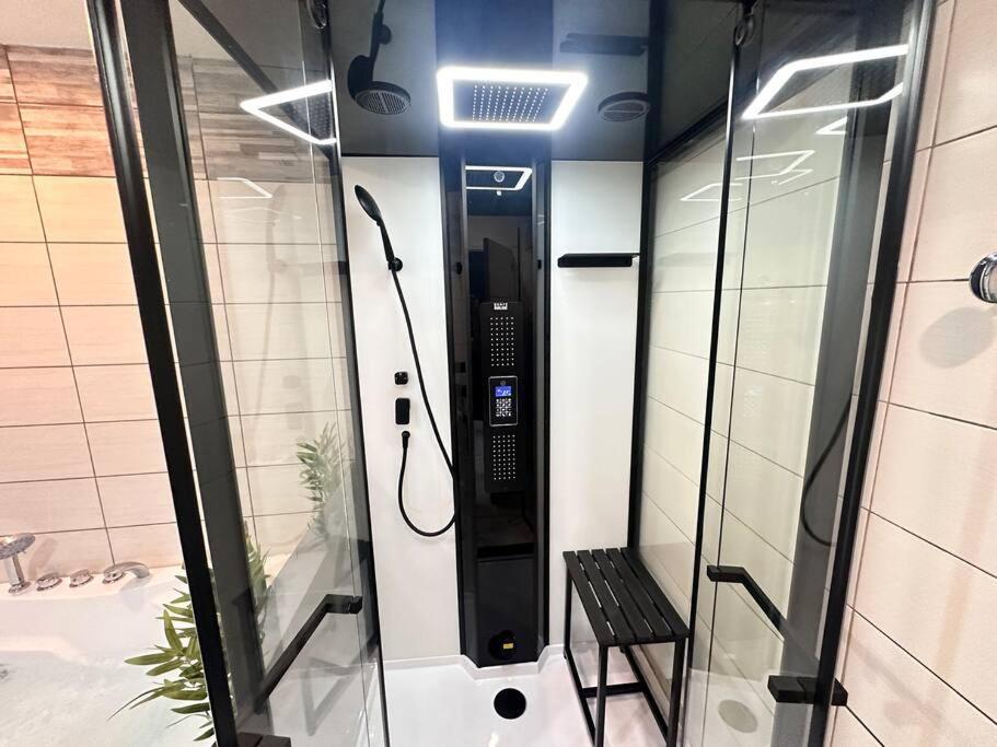 E Servagnat T3 Luxe Avec Sauna Jacuzzi Et Hammam Épernay Eksteriør bilde